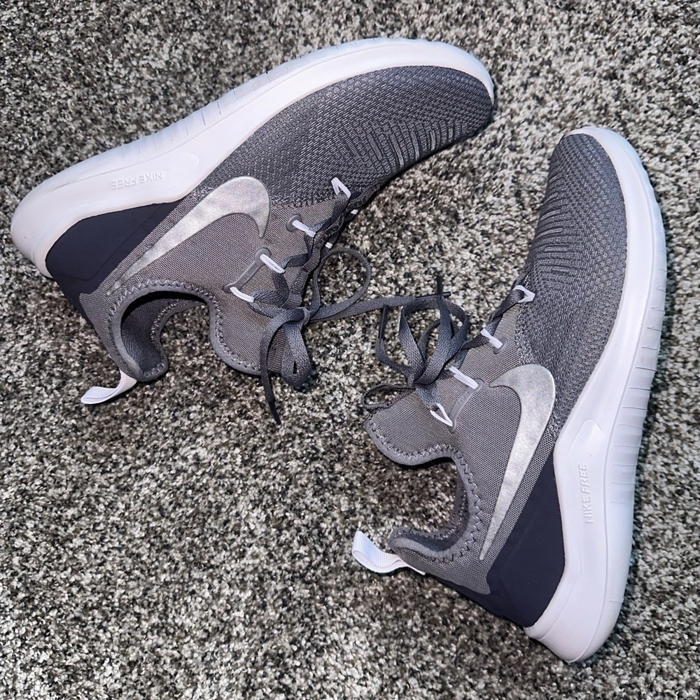 NIKE FREE TR8